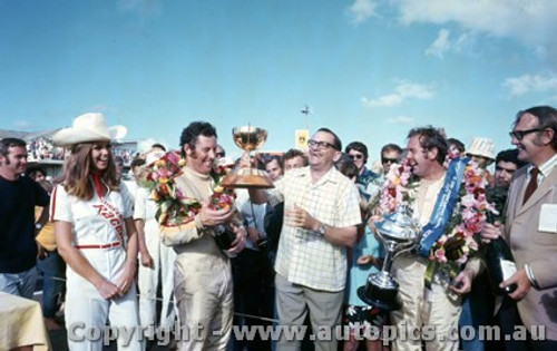 71635 - Frank Matich & Graham McRae - McLaren M10B - Surfers Paradise 1971Tasman Series