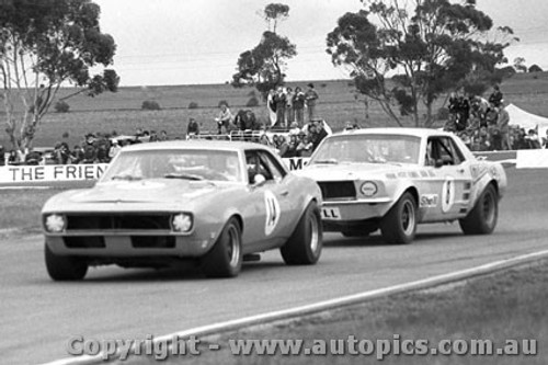 72253 - John Kay Chev Camaro / Robert Gill Mustang - Calder 1972 - Photographer Peter D Abbs