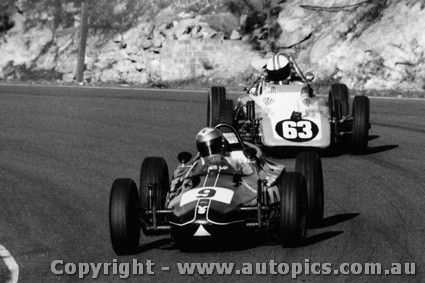 74520 - Peter Williamson - Nets Avanti - G Ballantyne - Ballantyne Vee - Amaroo - 1974 - Photographer Lance J Ruting