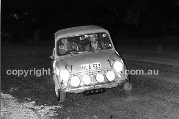71915 - Evan Green, Morris Cooper S - Heatway Rally New Zealand 1971 ...