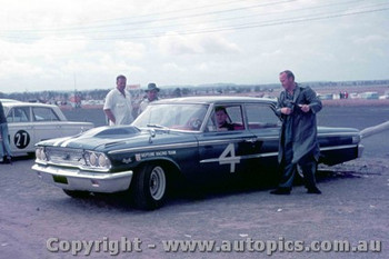 64060 - Norm Beechey, Ford Galaxie, The Neptune Racing Team, Lakeside ...