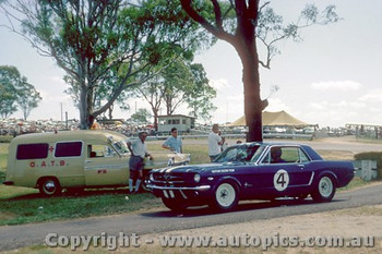 65105 - Norm Beechey, Ford Mustang, The Neptune Racing Team, Lakeside ...