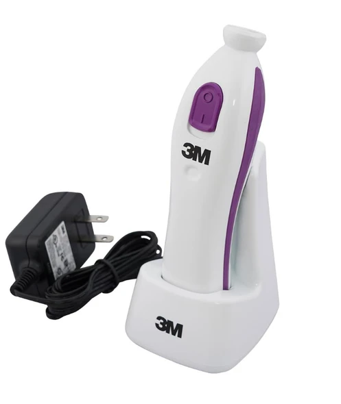 9667L 3M™ Surgical Clipper Kit with Pivoting Head (Surgical Clipper 9661L and Surgical Clipper Charger 9662L). Box of 01