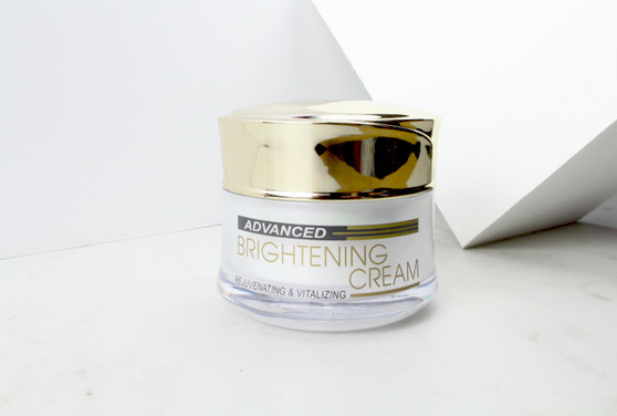 La Célébrité Advanced Brightening Cream