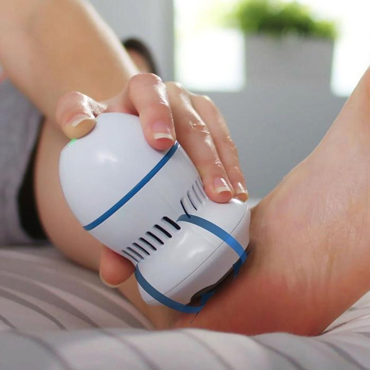 Electric Foot File Callus Remover - Foot Scrub pedicure kit Tools,  Rechargeable Electronic Feet heel Scrubber Scraper Trimmers Rasp Exfoliator  Portable Care Perfect for Dead Skin : Amazon.in: Beauty