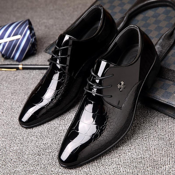 Men Pointed Glossy Crocodile Texture Leather Shoes, Shoe Size:42(Black)