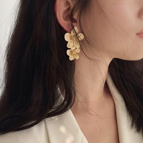 2 PCS Ladies Fashion Geometric Flower Earrings(Golden)
