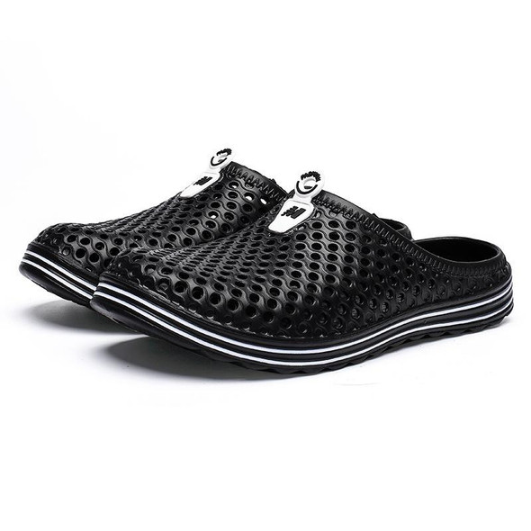 X902 Summer Beach Shoes Non-slip Flip Llops Couple Slippers Men Hole Shoes, Size: 37(Black)