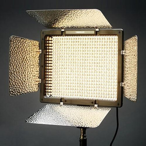 YONGNUO YN600L 600 LED 5500K Color Temperature Adjustable LED Video Light for Canon / Nikon / Sony Camcorder DSLR