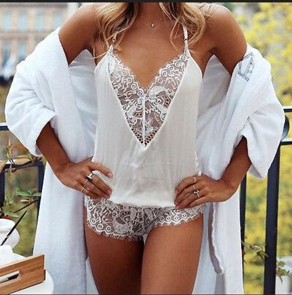 3 PCS Lace Hanging Neck Coveralls Deep V Exposed Cream Color Erotic Lingerie, Size:XXXL(White)