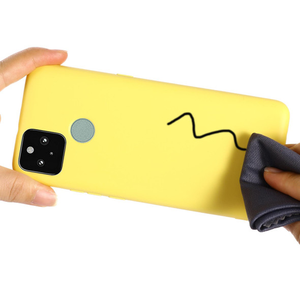 Google Pixel 5A Solid Color Liquid Silicone Dropproof Full Coverage Protective Case(Yellow)