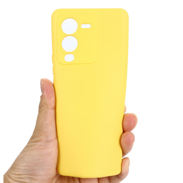 For vivo V25 Pro Global Pure Color Liquid Silicone Shockproof Full Coverage Phone Case(Yellow)