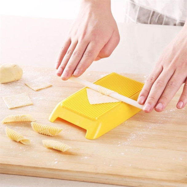 2 PCS Plastic Pasta Macaroni Board Spaghetti Maker Rolling Pin Mold Kitchen Tool(Yellow)