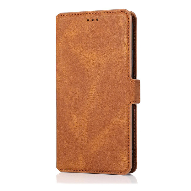 iPhone XS Max Retro Magnetic Closing Clasp Horizontal Flip Leather Case with Holder & Card Slots & Photo Frame & Wallet(Brown)