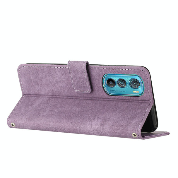For Motorola Edge 30 Skin Feel Stripe Pattern Leatherette Phone Case with Lanyard(Purple)