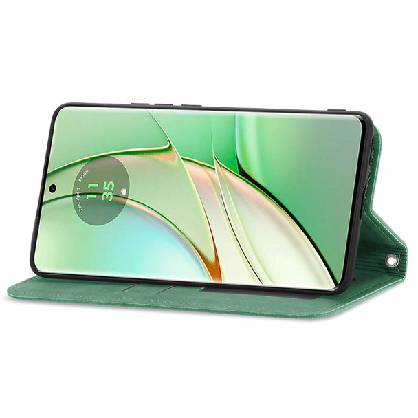 For Motorola Moto  Edge 40 Retro Skin Feel Magnetic Flip Leather Phone Case(Green)