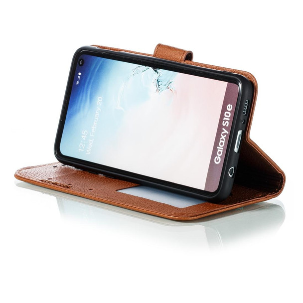 Feather Pattern Litchi Texture Horizontal Flip Leatherette Case with Wallet & Holder & Card Slots - Galaxy S10e(Brown)