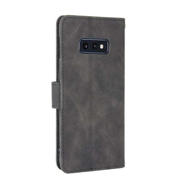 Samsung Galaxy S10e Solid Color Skin Feel Magnetic Buckle Horizontal Flip Calf Texture PU Leather Case with Holder & Card Slots & Wallet(Black)