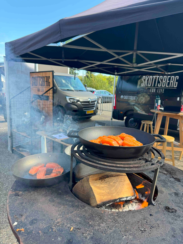 Skottsberg present at Have a Knives Day event