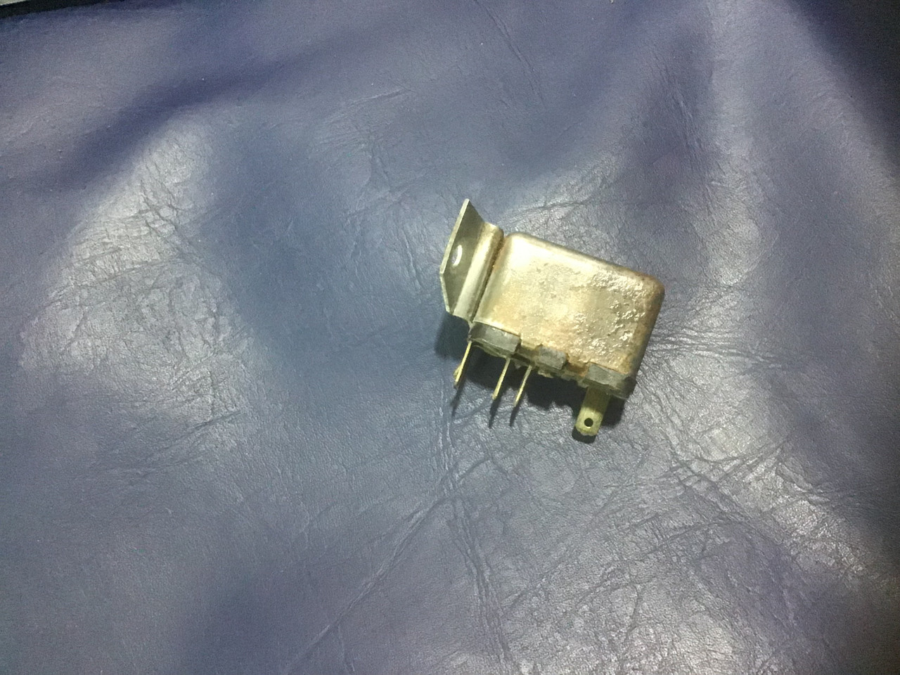 thumbnail image 2 of Rebuilt 6-Way Power Bench Seat Transmission For Cadillac 1965-1975 – Delco Remy Style 2 of 3