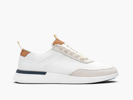 Wolf 。 Adidas Brings the ZX 8000 to the Golf Course with Gore-Tex