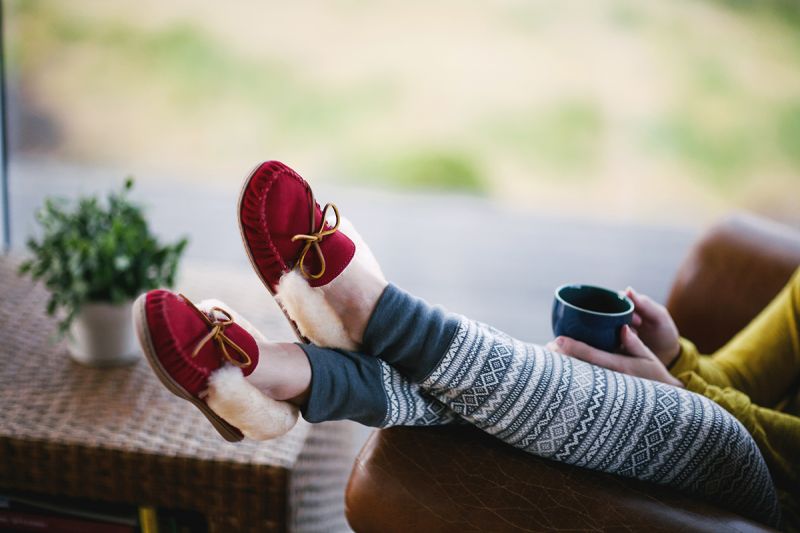 minnetonka alpine sheepskin moc