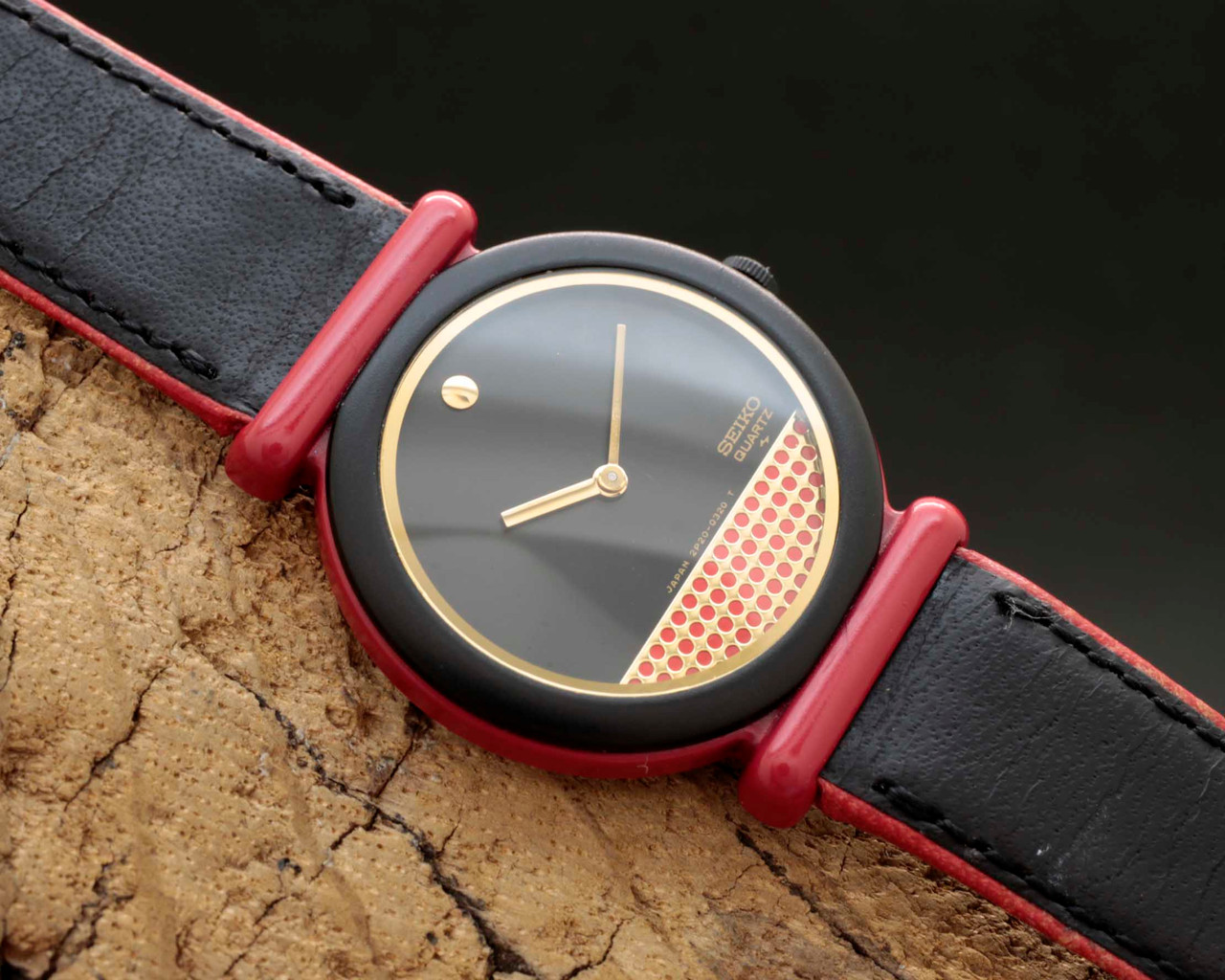 SEIKO Quartz Women\'s Watch Black & Red 1990\'s NEW Old Stock Discover the Classic Orient SW Vintage Watch of the  main image 3