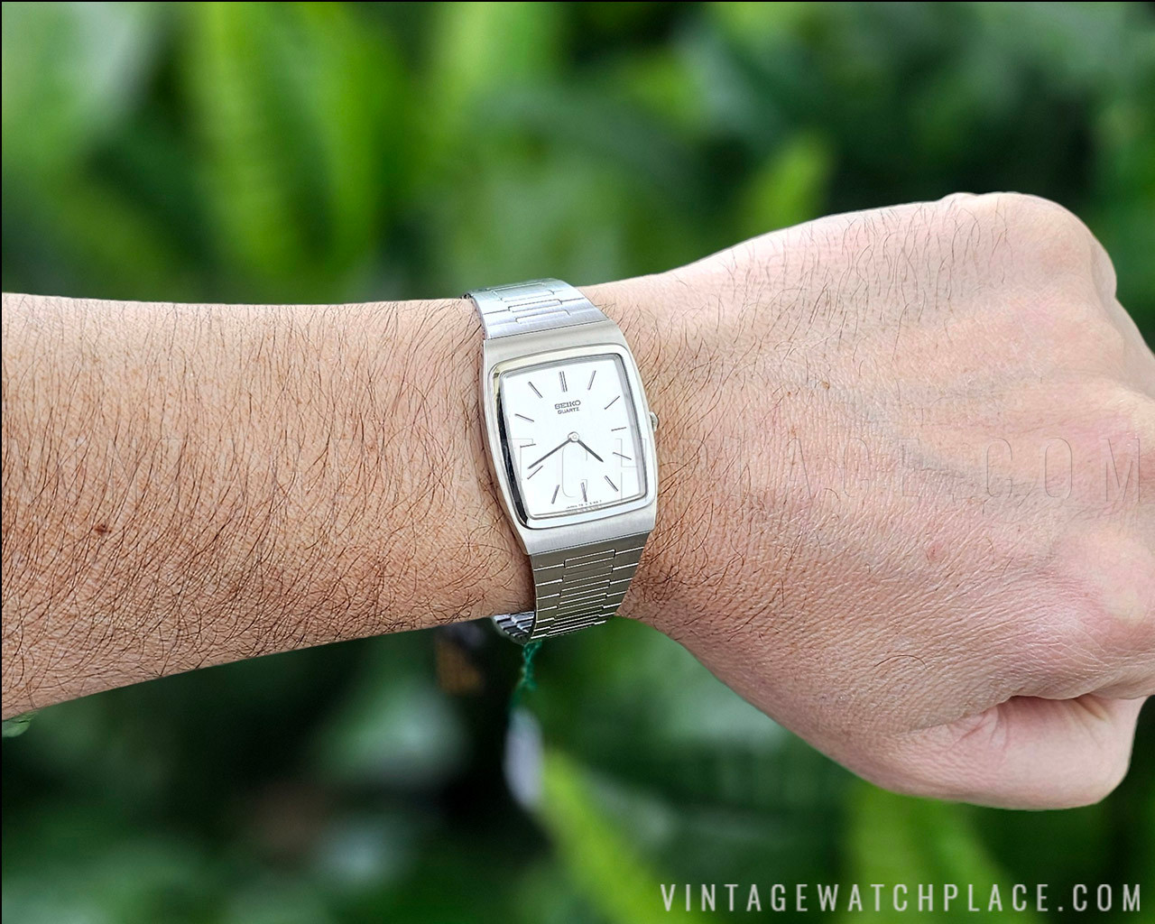 New Old Stock 1979 Seiko dress Quartz vintage watch, 100% original