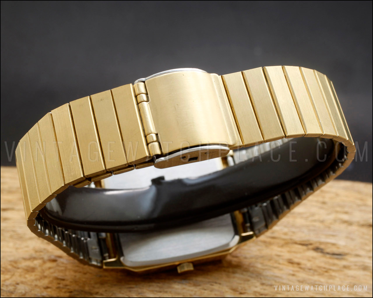 AUTHENTIC‎ SEIKO QUARTZ ANA DIGI JAPAN RETRO VINTAGE - RARE, Needs Battery ✓Vintage Seiko Ana/Digi Hammered Case Chrono-Alarm Japan  main image 2