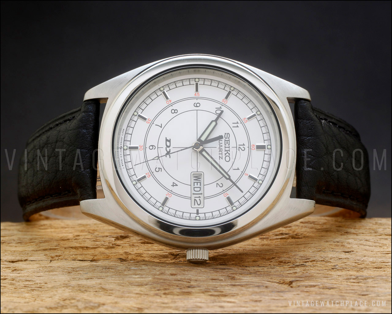 New Old Stock 1989 Seiko DX white dial Quartz vintage watch, 5Y23