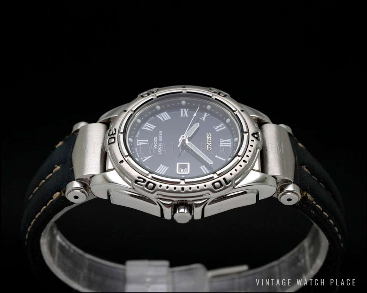 New Old Stock Seiko Quartz vintage watch, ladies', sporty, 7N82