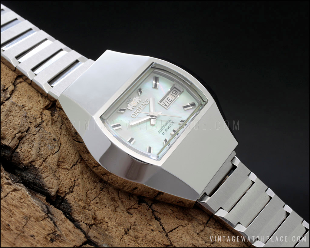 New Old Stock Orient Automatic vintage watch, NOS, 39 millimeters