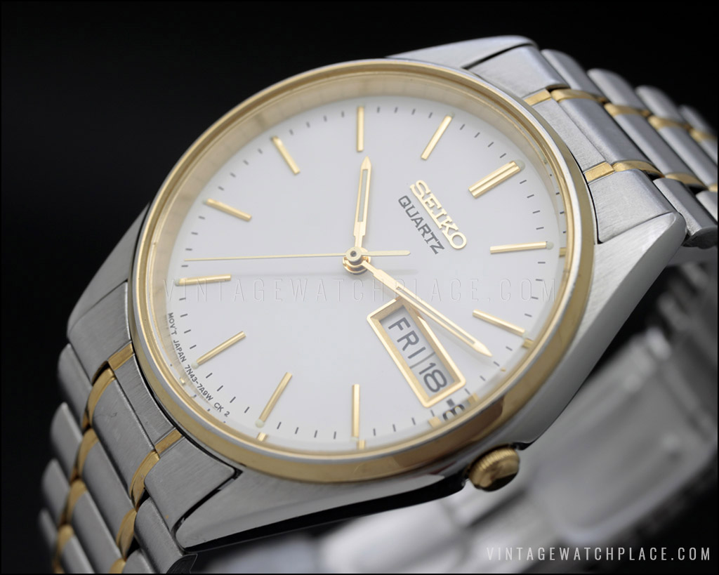 Very near NOS Seiko 7N43-7A50 quartz Dress vintage watch, 100% original,  barely used, mint condition.