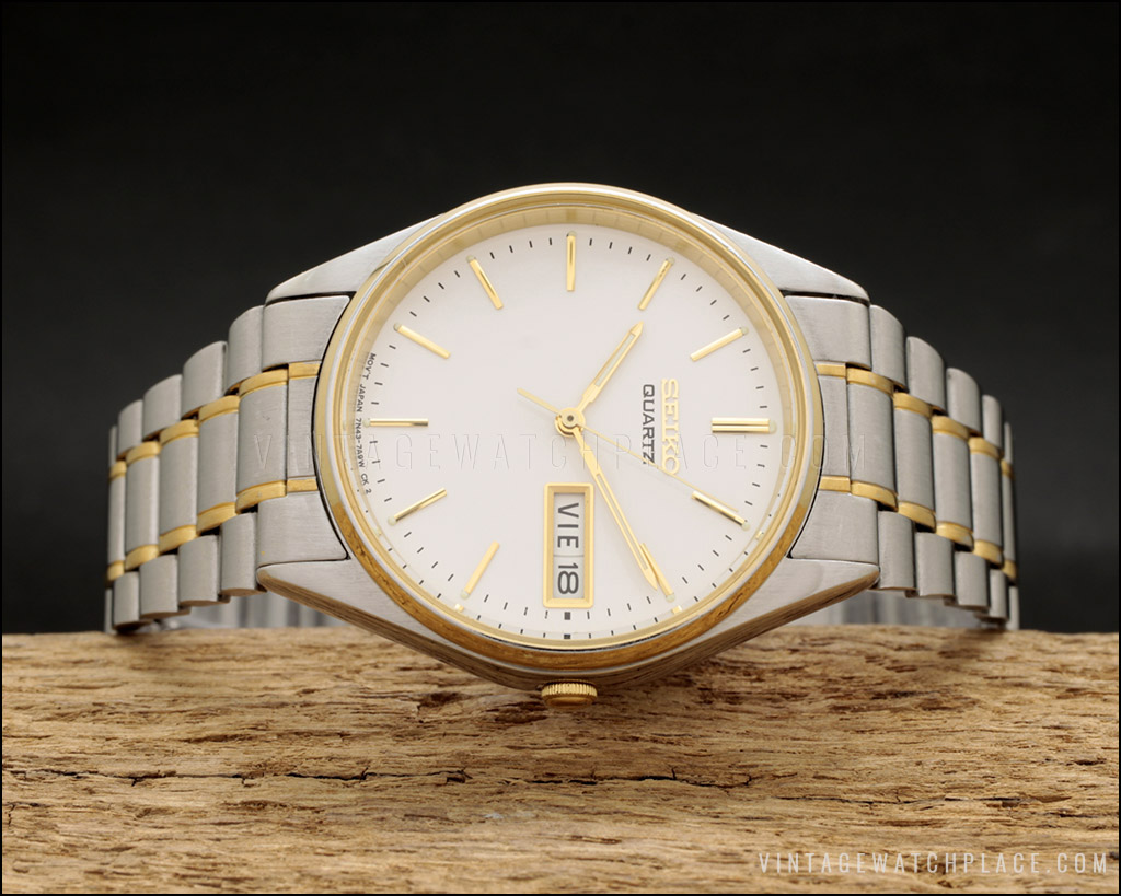 Very near NOS Seiko 7N43-7A50 quartz Dress vintage watch, 100% original,  barely used, mint condition.