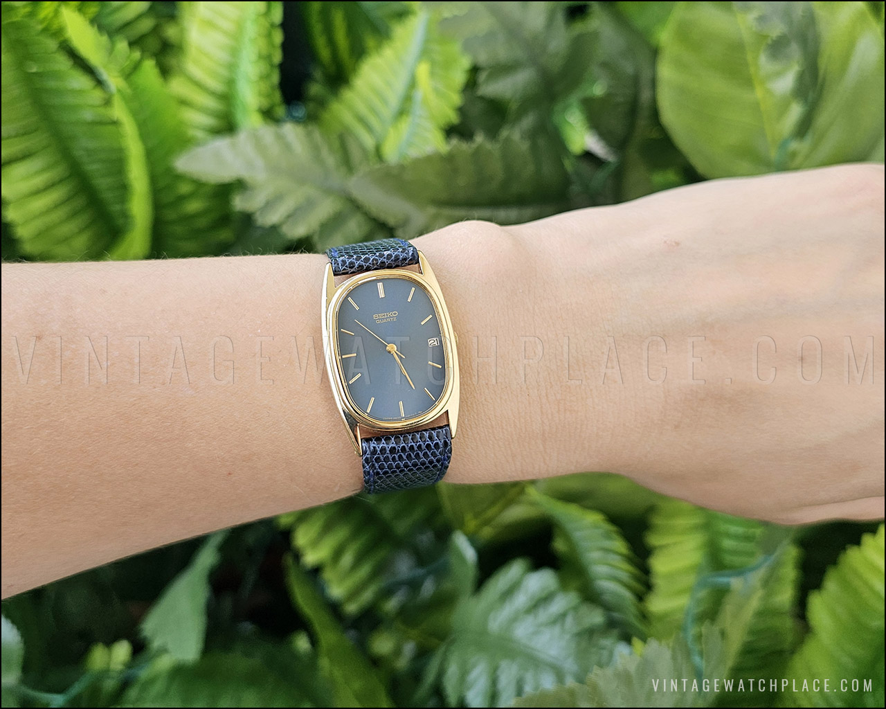 New Old Stock 1984 Unisex Seiko dress Quartz vintage watch