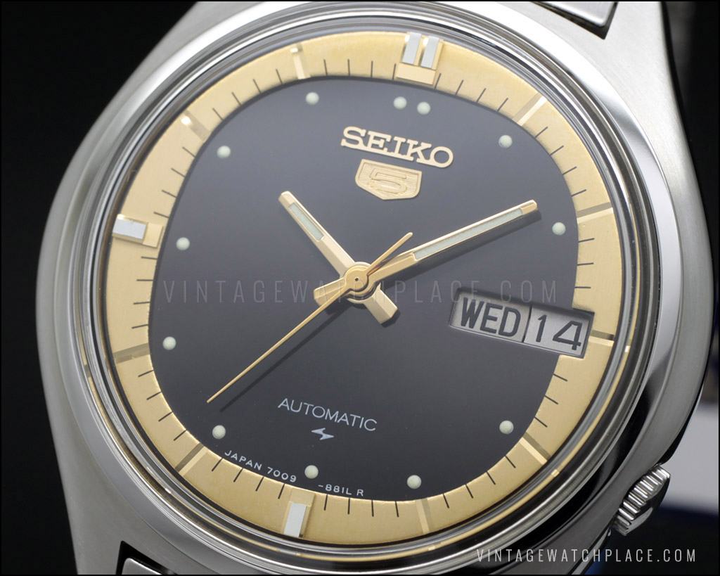 New Old Stock Seiko 5 automatic vintage watch, 7009-8020, casual, elegant &  strong watch, 7009A movement, new old stock, black dial, Baton hands,  superb condition, original bracelet & hang tag