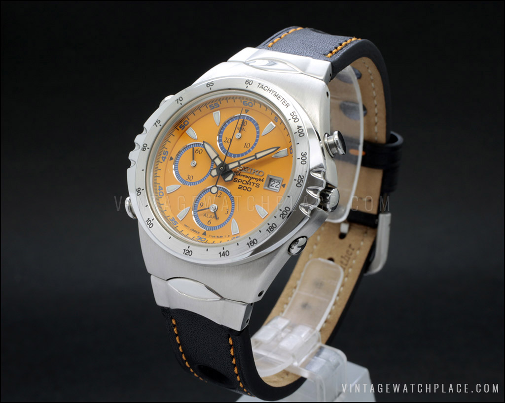 New Old Stock Seiko Macchina Sportiva Giugiaro design 200 meters, it's a  Quartz Chronograph watch, 7T32-6H60, DeLorean and BMW M1 Designer, ready to  wear in NOS condition.