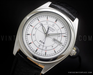 New Old Stock 1989 Seiko DX white dial Quartz vintage watch, 5Y23
