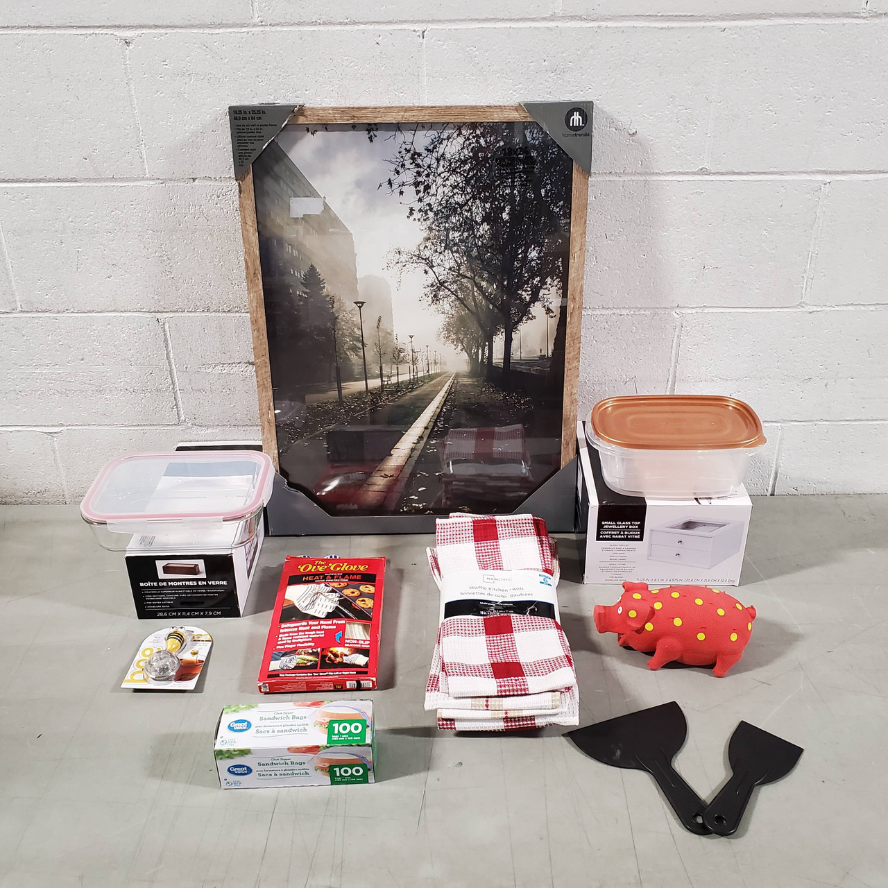579 Units of Home Products - MSRP $7,658 - Returns (Lot # 666718)