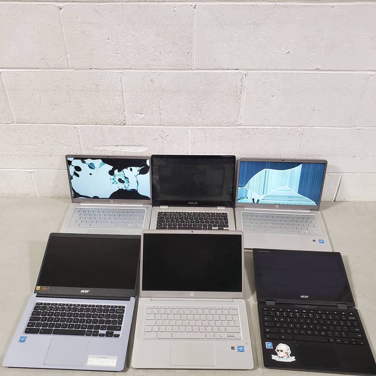 15 Units of Chromebooks - MSRP $4,299 - Salvage (Lot # 669915)