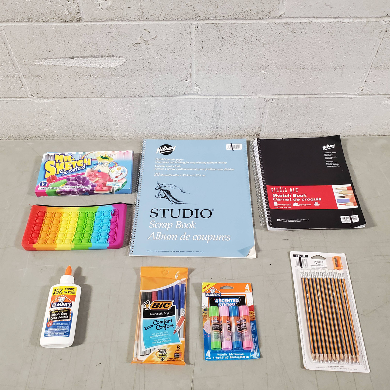 1211 Units of Office & School Supplies - MSRP $6,091 - Returns (Lot # 668906)