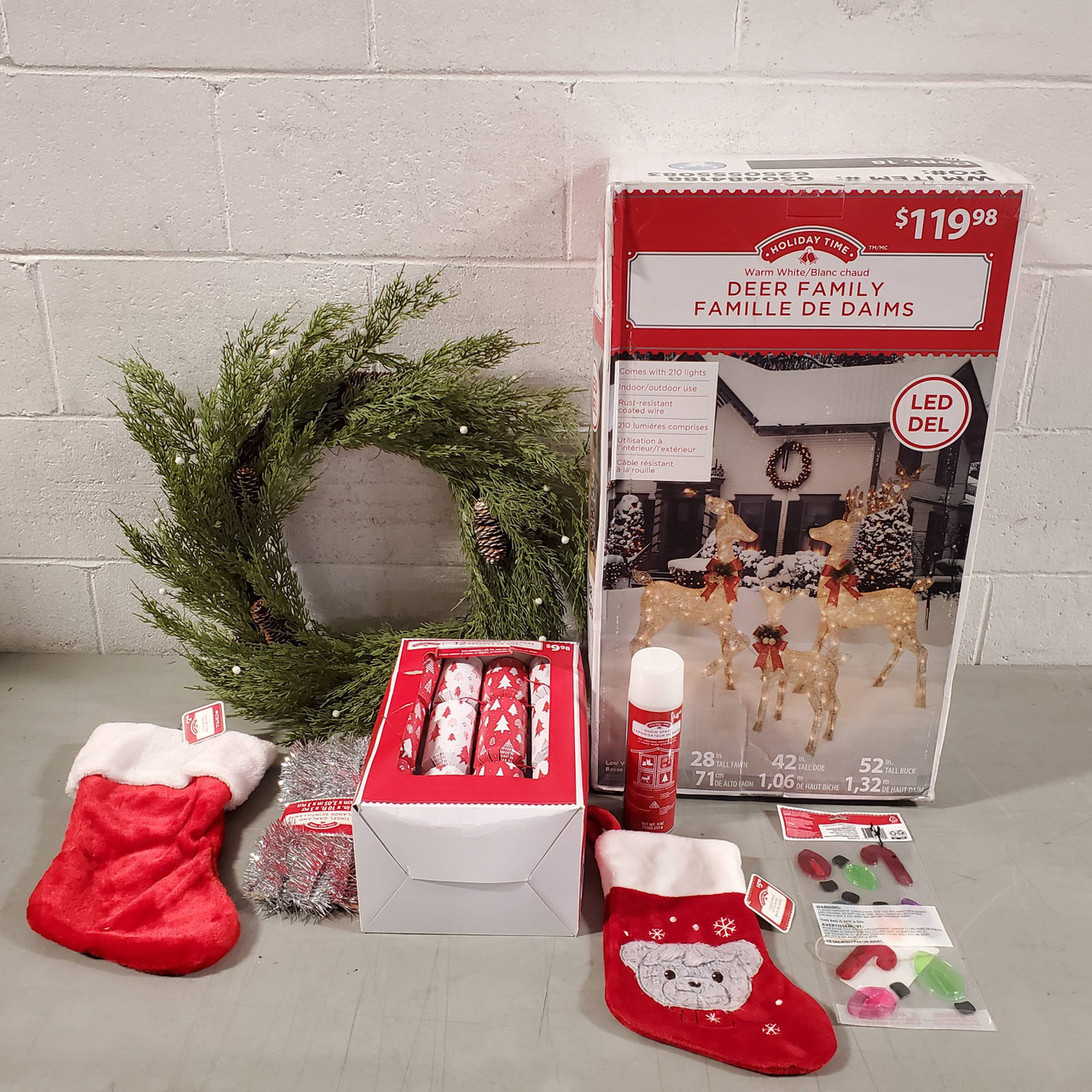 1428 Units of Christmas & Seasonal - MSRP $7,032 - Returns (Lot # 672222)