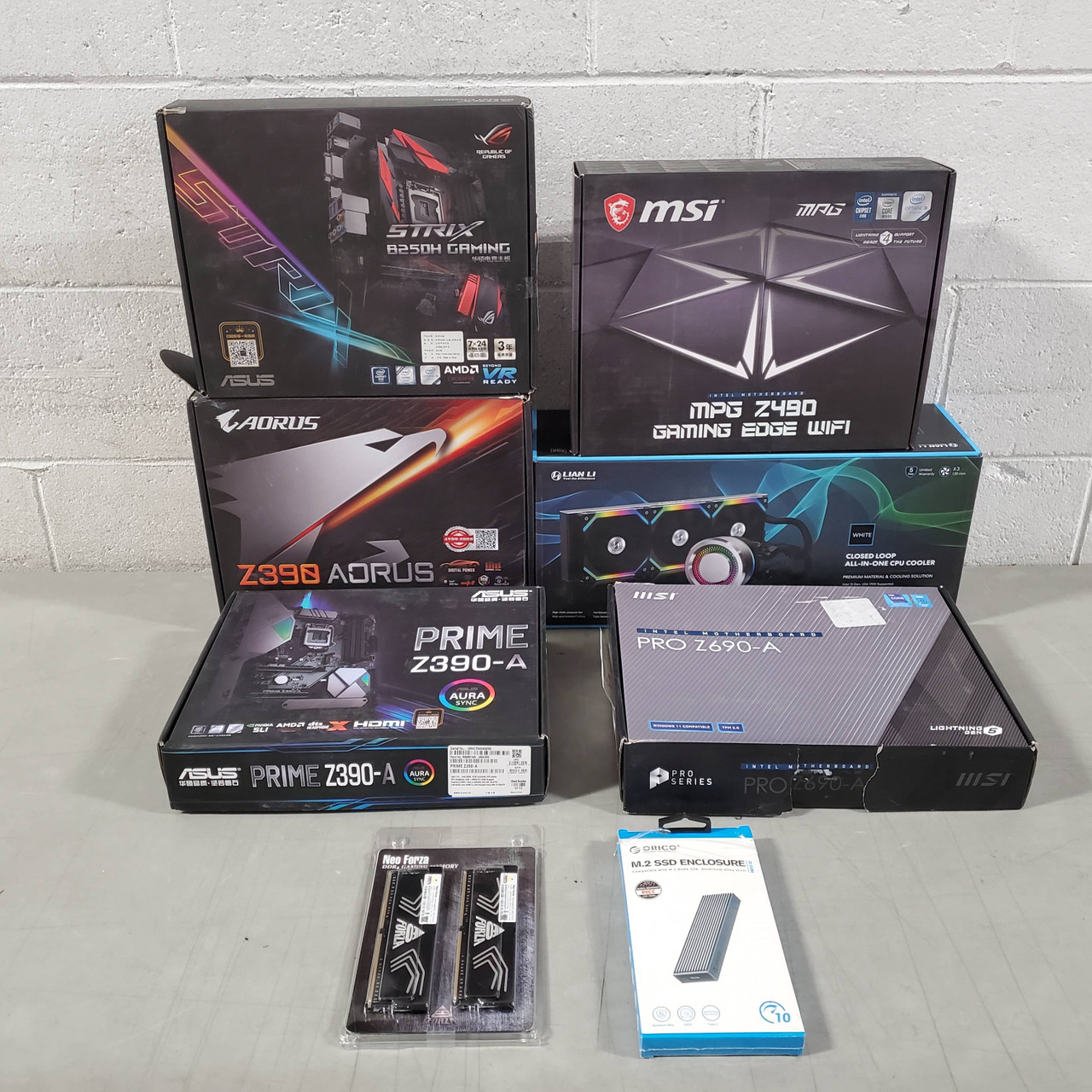 17 Units of High Value Computer Components - MSRP $7,689 - Returns (Lot # 666902)