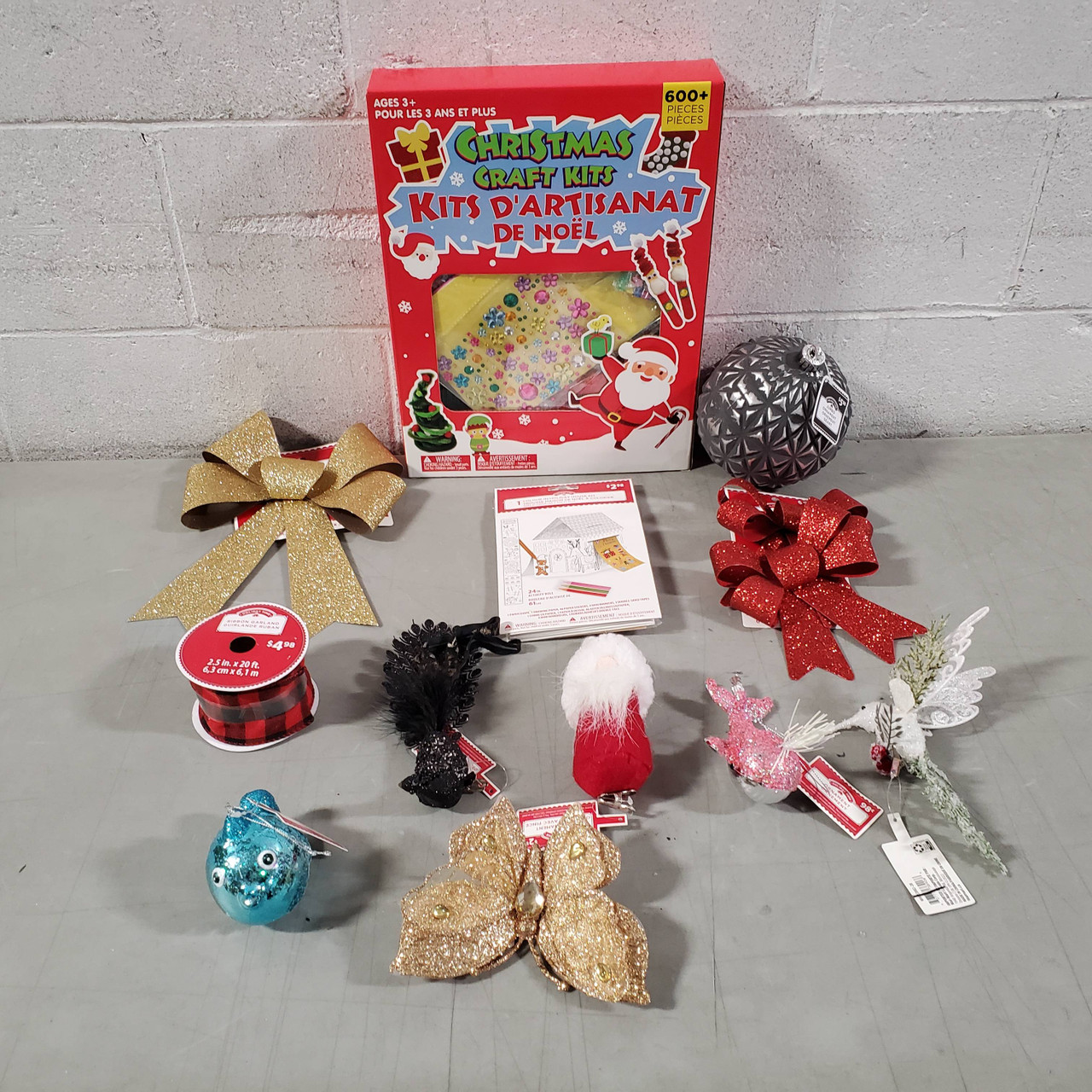985 Units of Christmas & Seasonal - MSRP $5,920 - Returns (Lot # 672721)