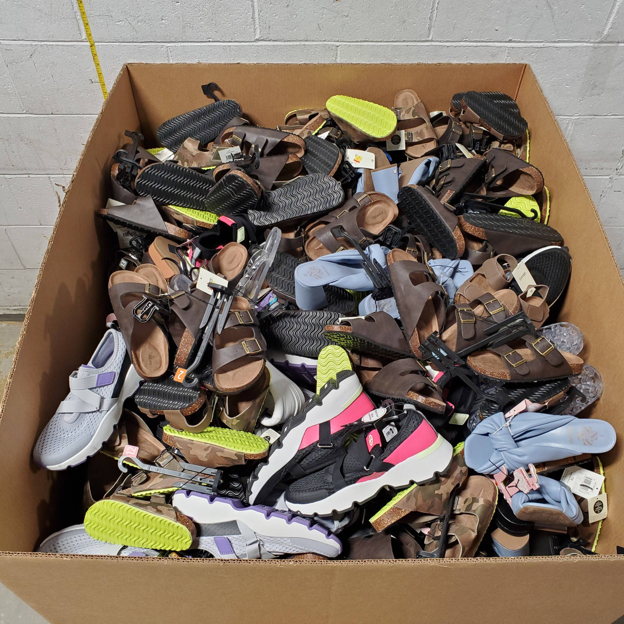 269 Units of Shoes (pair) - MSRP $6,830 - Returns (Lot # 674626)
