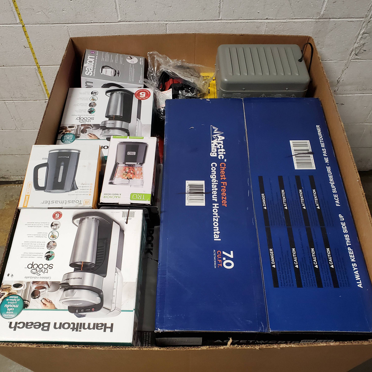 23 Units of Small Appliances - MSRP $1,516 - Returns (Lot # 674635)