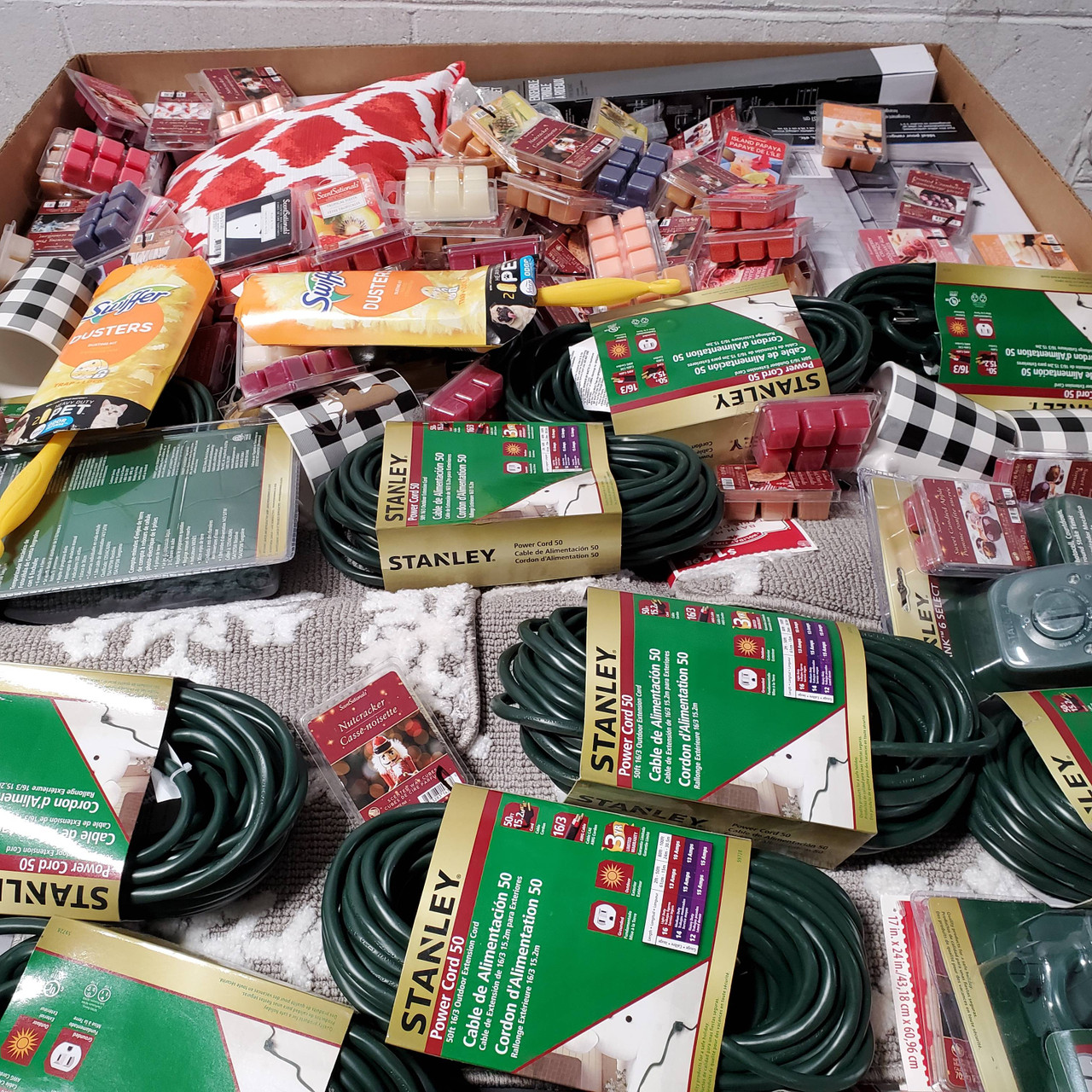 408 Units of Home Products - MSRP $4,125 - Returns (Lot # 679718)