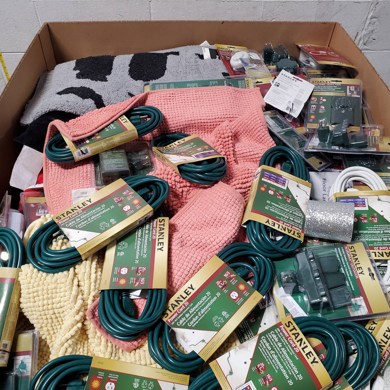 667 units of Home Products - MSRP $5,670 - Returns (Lot # 680814)