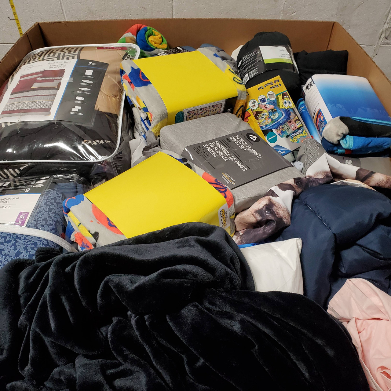 67 units of Bedding - MSRP $2,163 - Returns (Lot # 685018)