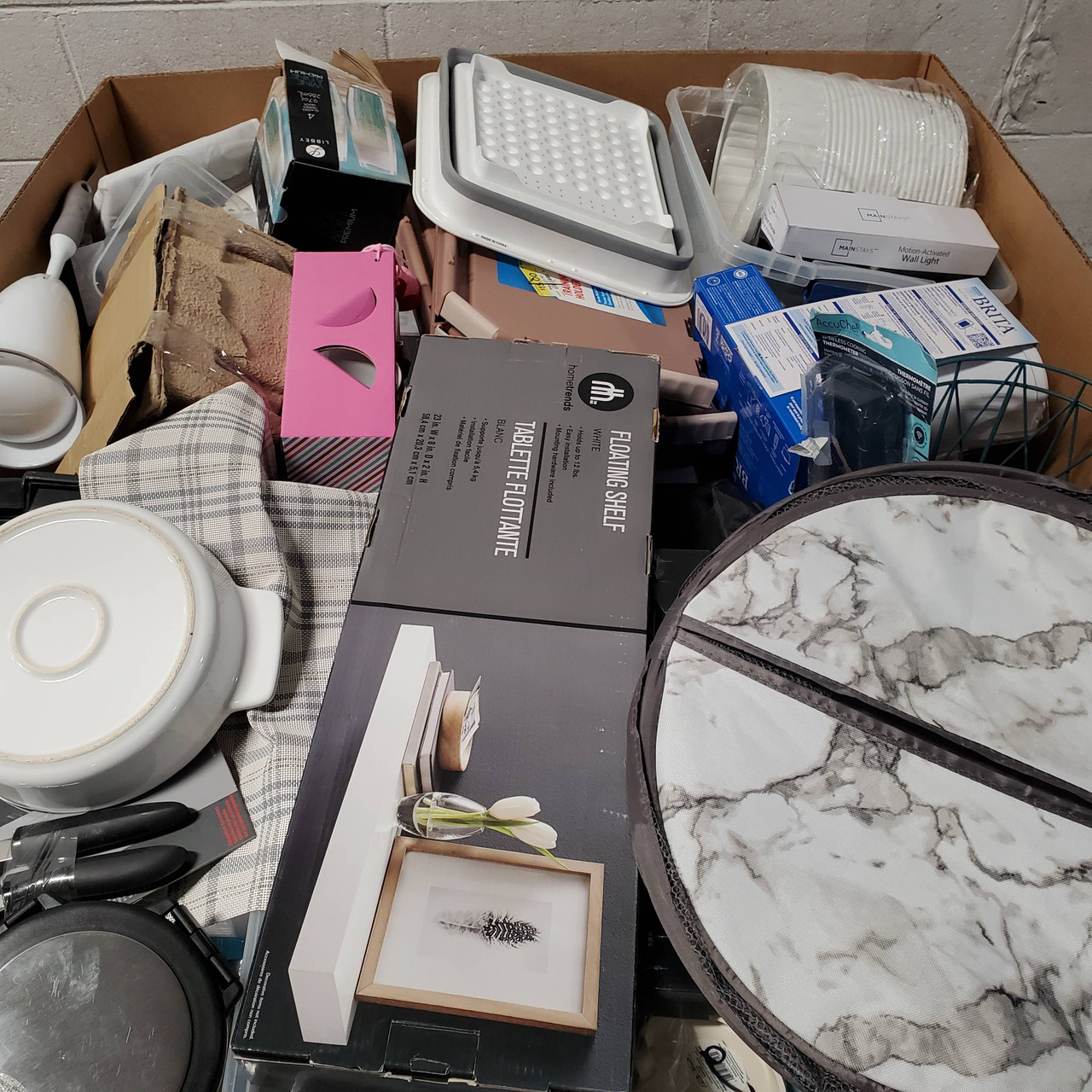 187 units of Home Products - MSRP $2,929 - Returns (Lot # 686625)